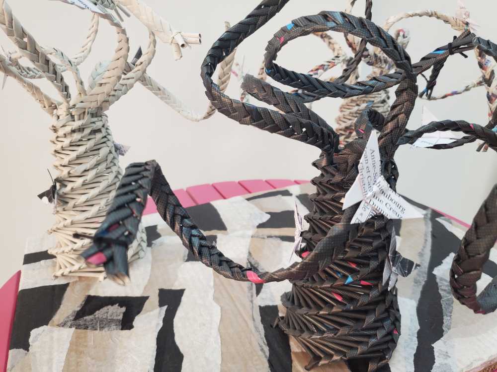 Œuvre "Phalène du bouleau" zoom 1 - vannerie papier et origami - Charlotte Barbut - Du papier à l'arbre