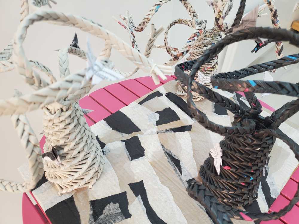 Œuvre "Phalène du bouleau" zoom 3 - vannerie papier et origami - Charlotte Barbut - Du papier à l'arbre